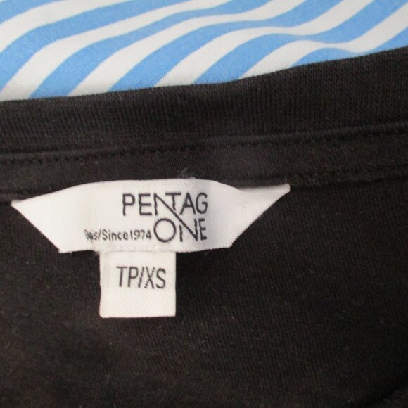 Black Graphic Tee 🌹 "ALL I WANT IS EVERYTHING" – Size XS - Picture 5 of 6